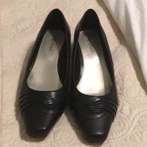 Easy Street dress shoes